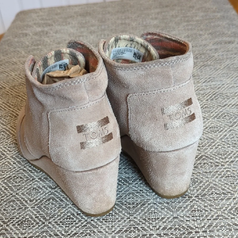 Toms Kala Desert Suede Wedge Lace-up Booties